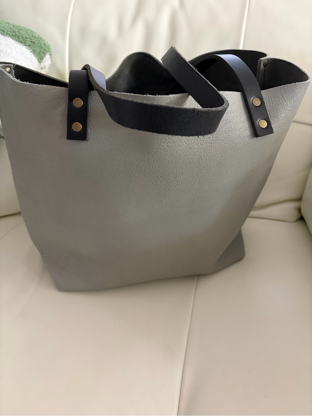 Portland Leather Nimbus Classic Large Tote - Picture 2 of 5